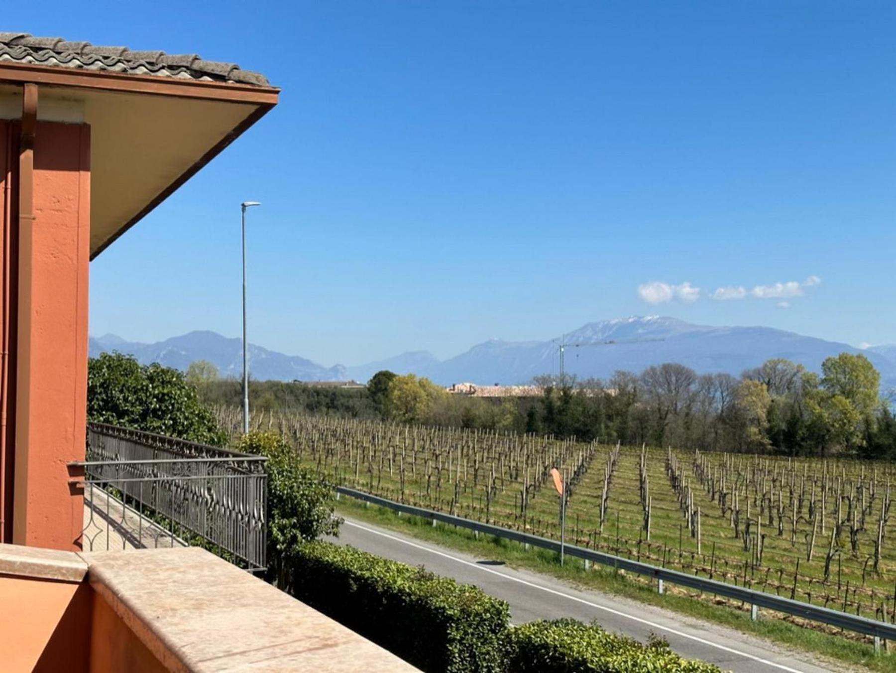 Loft Gardasee Lonato Bagian luar foto